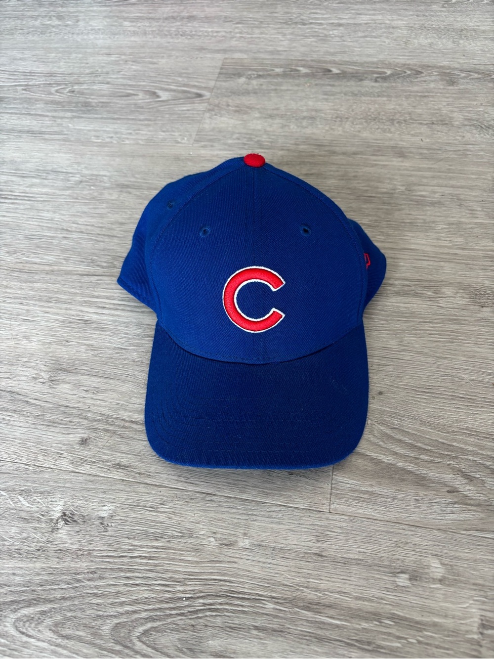 Chicago C Logo Baseball Cap with Red Accent